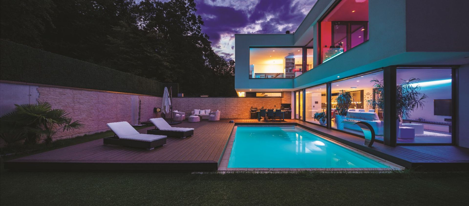 gamme_eclairage_piscine_enterrée.jpg